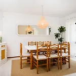 Clifftop - 4br, Beachside, Pool, Ac Villa