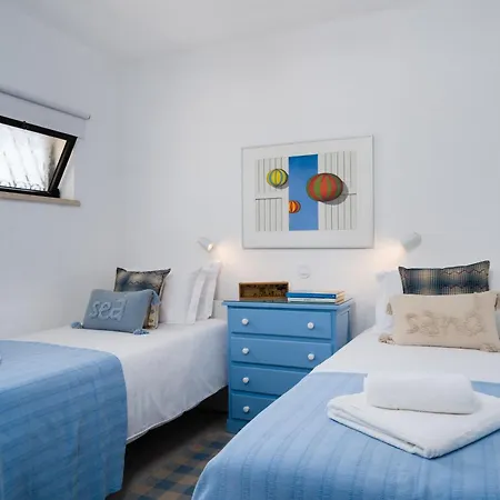 Clifftop - 4br, Beachside, Pool, Ac Villa Porches (Algarve)