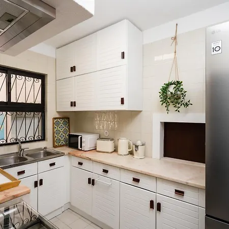 Clifftop - 4br, Beachside, Pool, Ac *