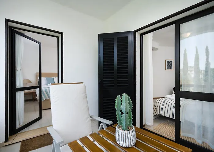 Villa Clifftop - 4br, Beachside, Pool, Ac *