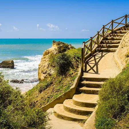 Clifftop - 4br, Beachside, Pool, Ac *