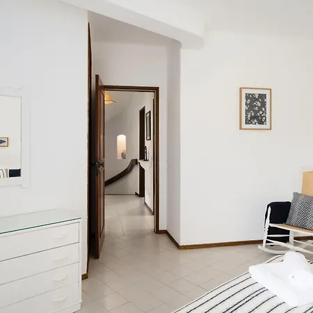 Clifftop - 4br, Beachside, Pool, Ac Villa Porches (Algarve)