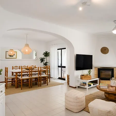 Clifftop - 4br, Beachside, Pool, Ac 빌라