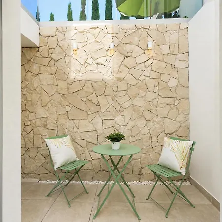 Clifftop - 4br, Beachside, Pool, Ac