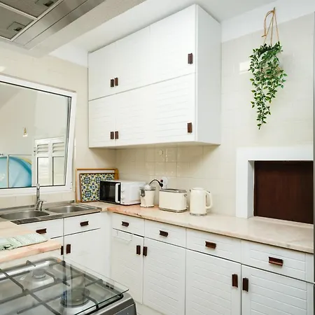 Clifftop - 4br, Beachside, Pool, Ac 빌라