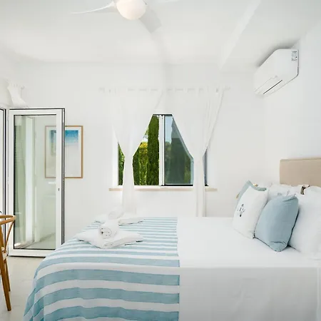 Clifftop - 4br, Beachside, Pool, Ac *