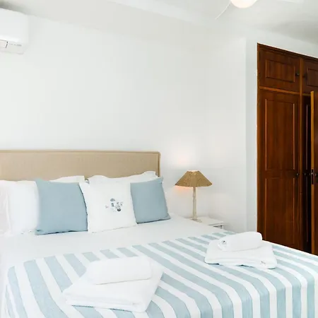 Clifftop - 4br, Beachside, Pool, Ac 빌라