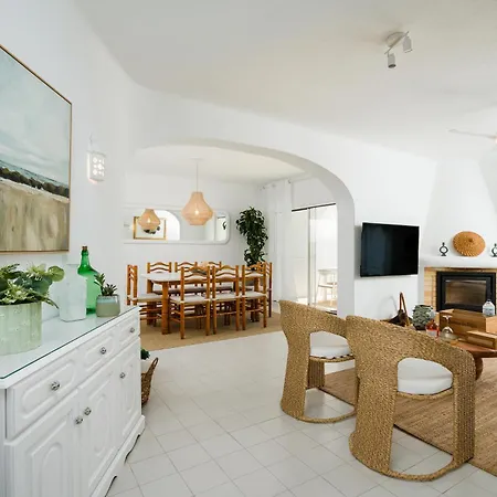 빌라 Clifftop - 4br, Beachside, Pool, Ac
