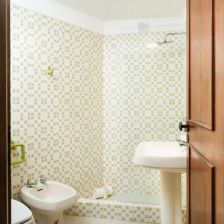 Clifftop - 4br, Beachside, Pool, Ac 빌라