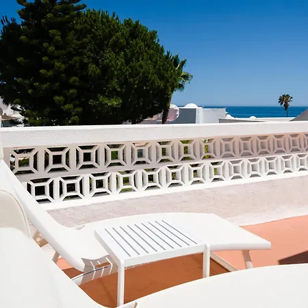 Clifftop - 4br, Beachside, Pool, Ac 빌라
