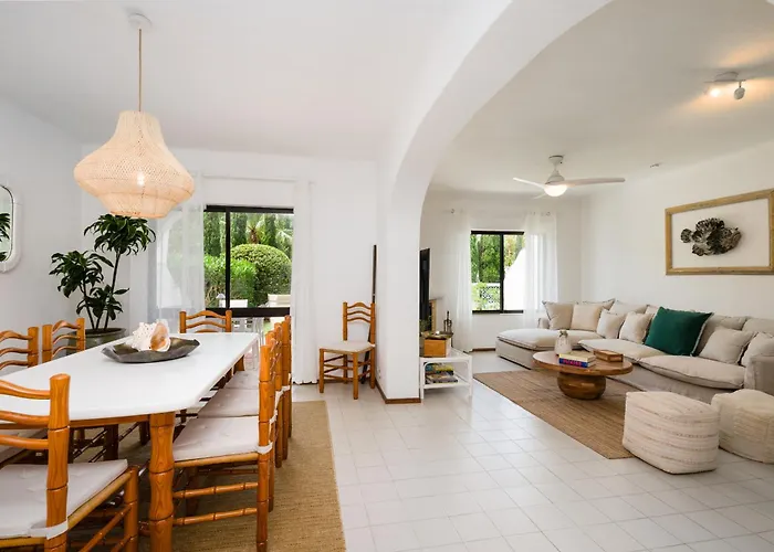 Clifftop - 4br, Beachside, Pool, Ac * 포르체스