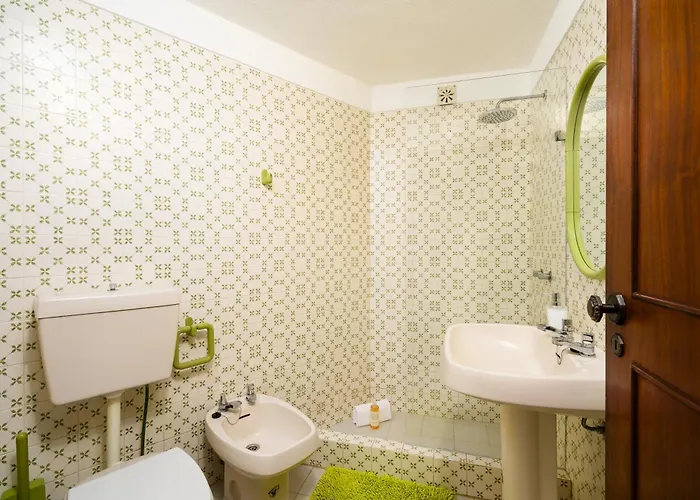 Clifftop - 4br, Beachside, Pool, Ac 빌라