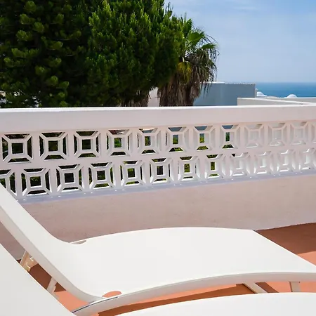 Clifftop Vila Verde - 4Br, Beachside, Pool, Ac