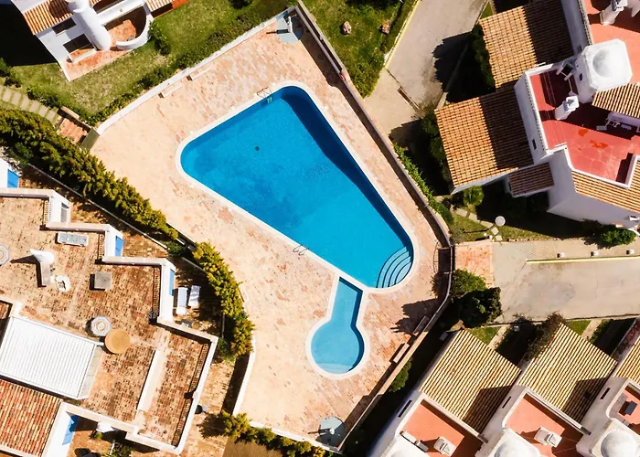 Clifftop - 4br, Beachside, Pool, Ac Villa *