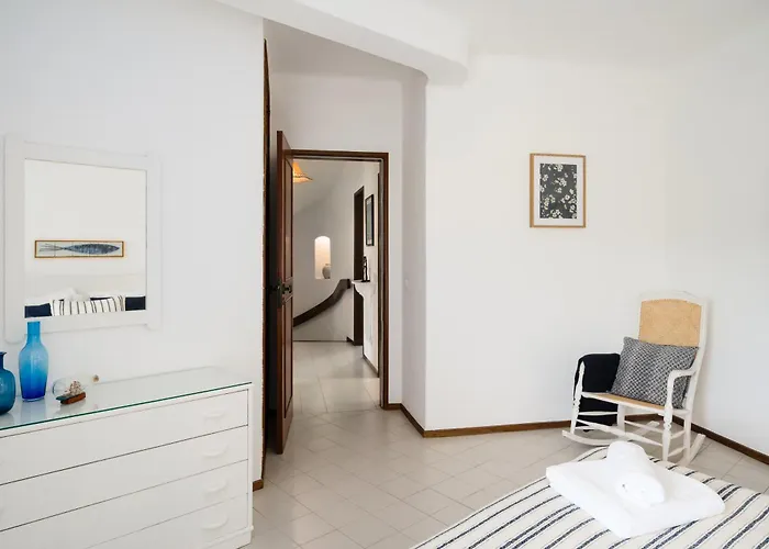 Clifftop - 4br, Beachside, Pool, Ac Villa Porches