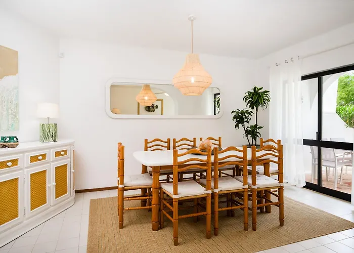 Clifftop - 4br, Beachside, Pool, Ac Villa